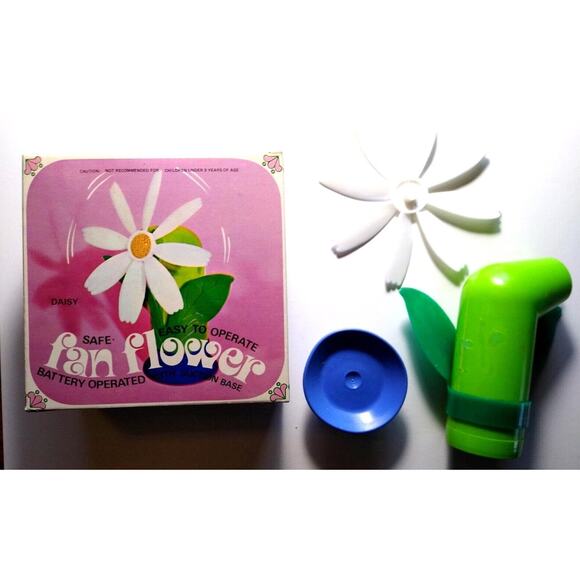 1960s Flower Power Daisy Plastic Fan Hong Kong Vintage Kitsch Retro Groovy Mod - Picture 1 of 8